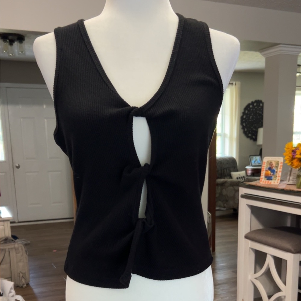 Lauriebelles Black Sleeveless Tie-Front Top